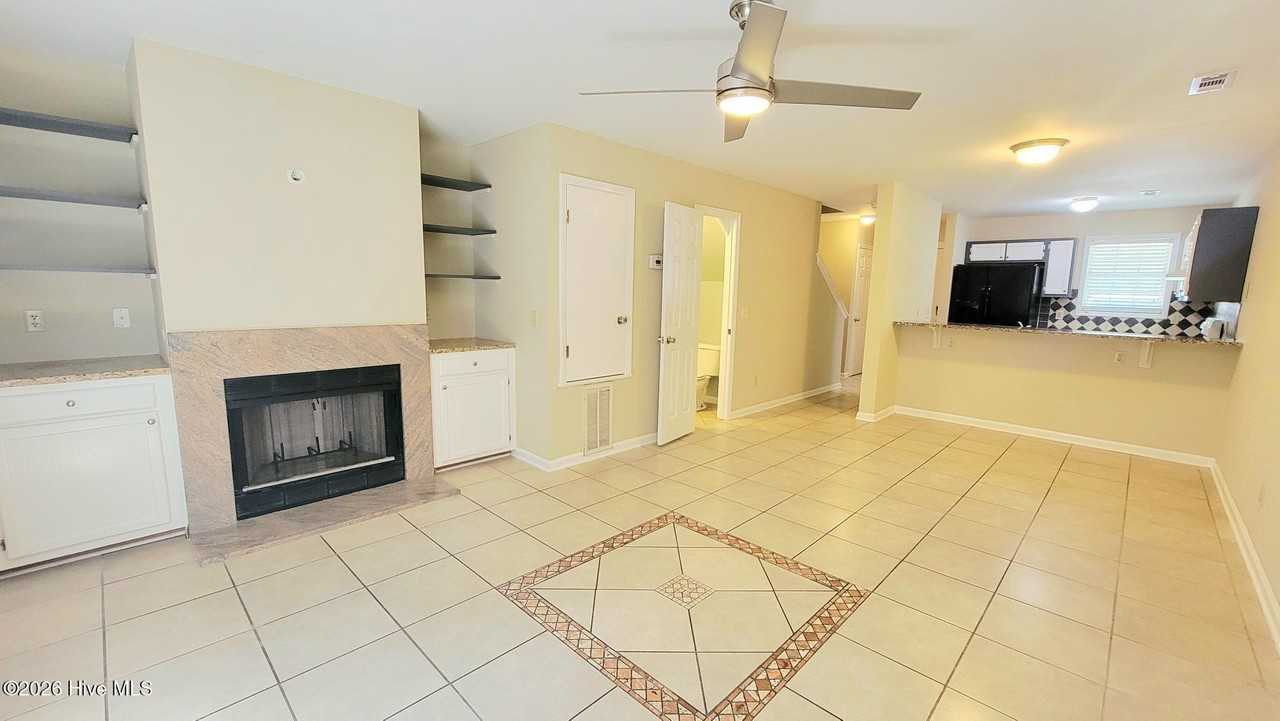 5116 Lampost Cir - Photo 2 of 21