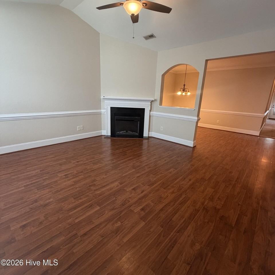 3504 Ellsworth Dr #B - Photo 2 of 15
