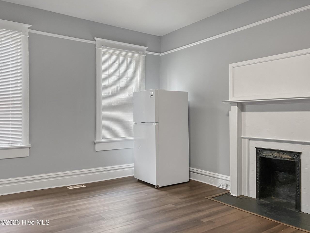 327 Ellis St #A - Photo 4 of 10