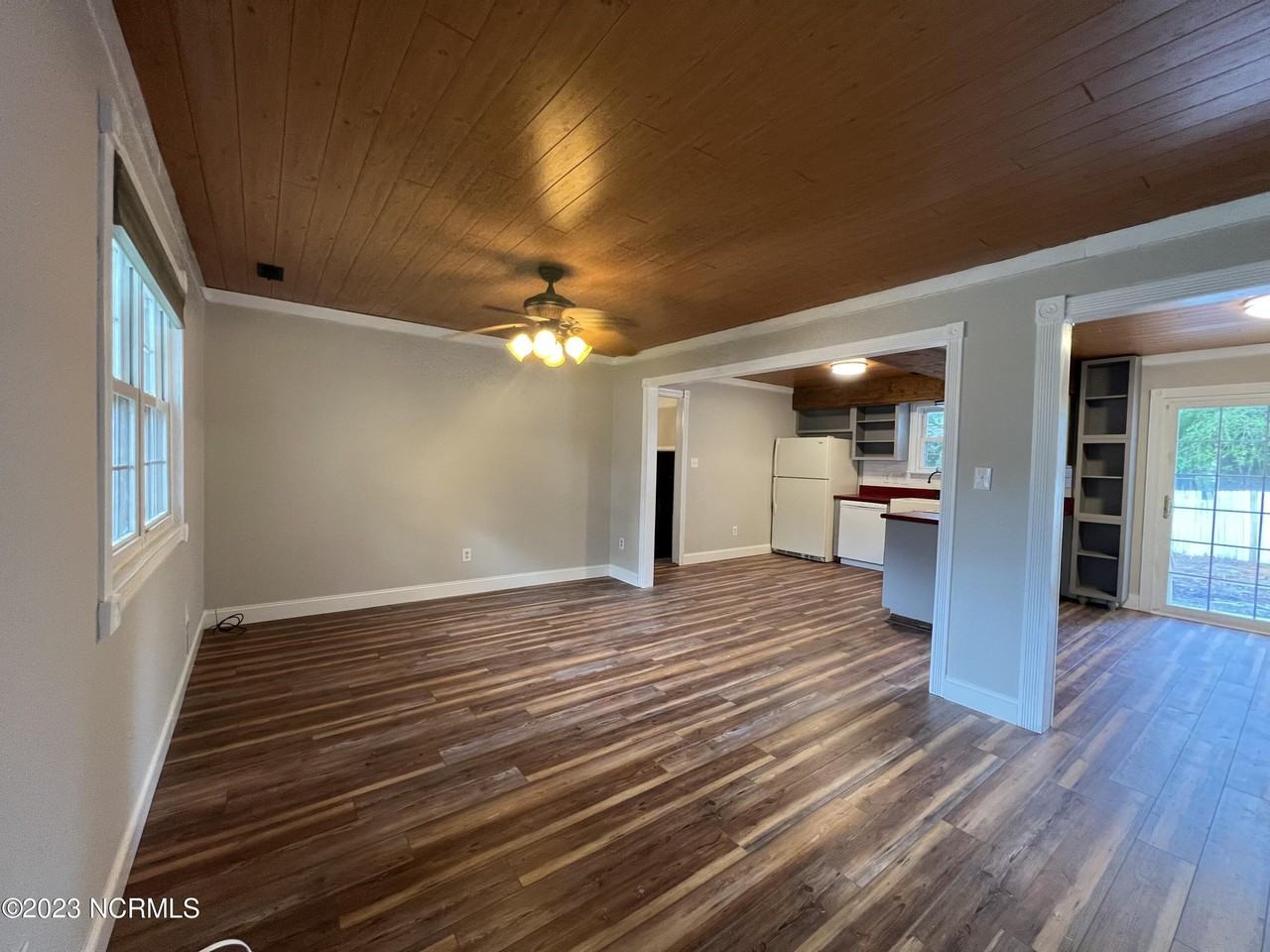 1008 Stillwood Ct - Photo 2 of 29