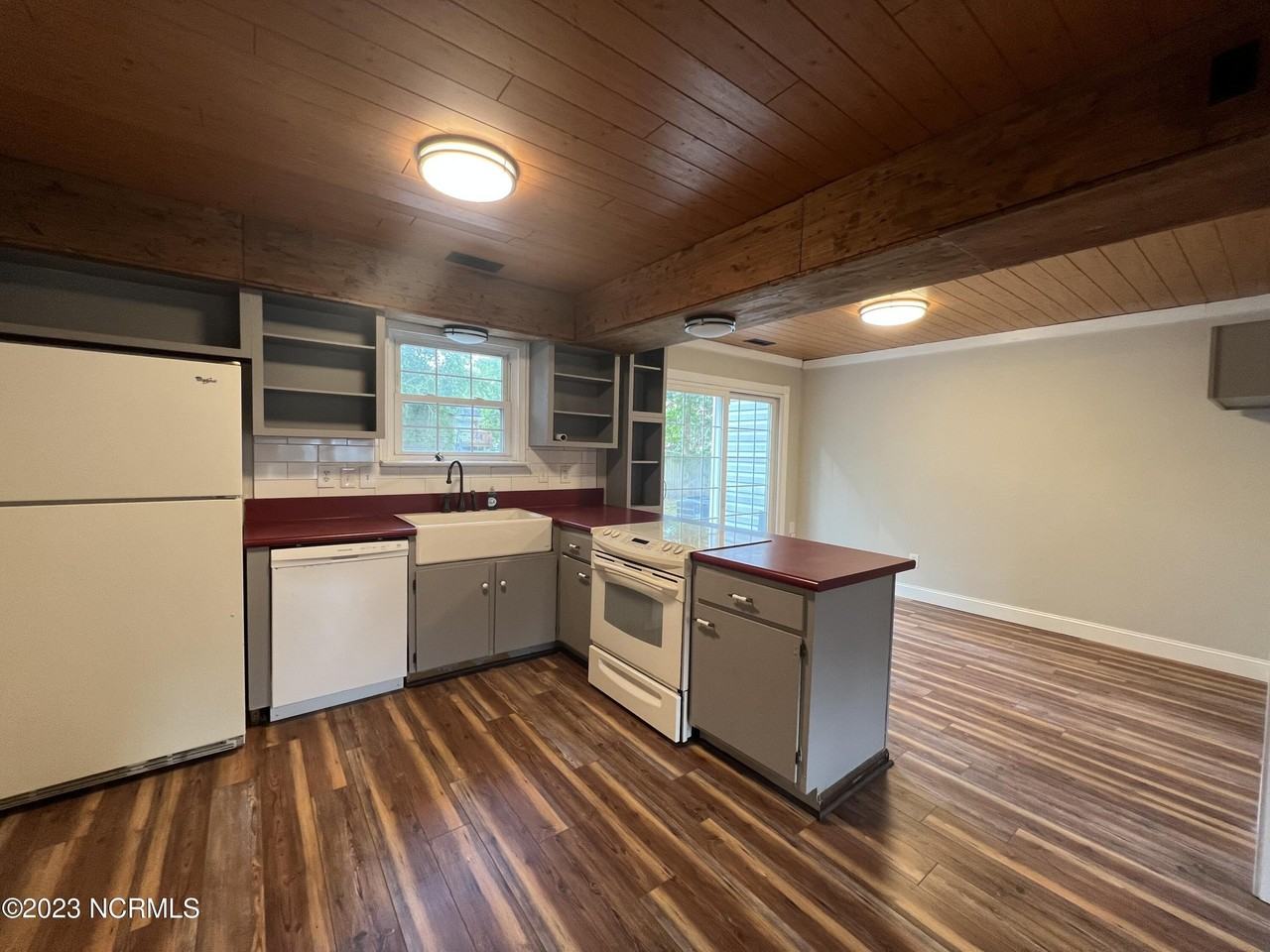 1008 Stillwood Ct - Photo 5 of 29