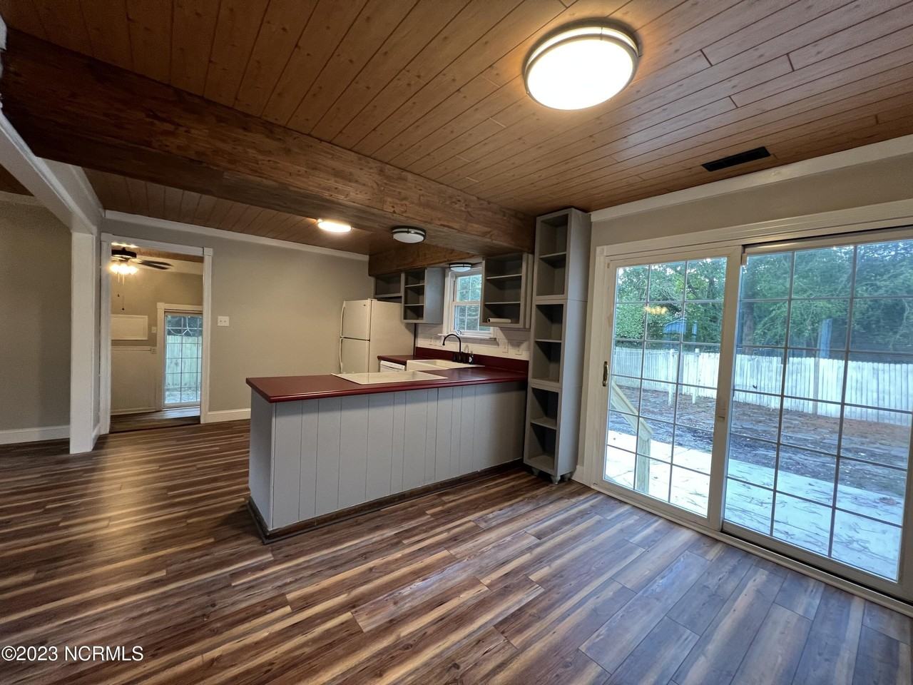 1008 Stillwood Ct - Photo 6 of 29