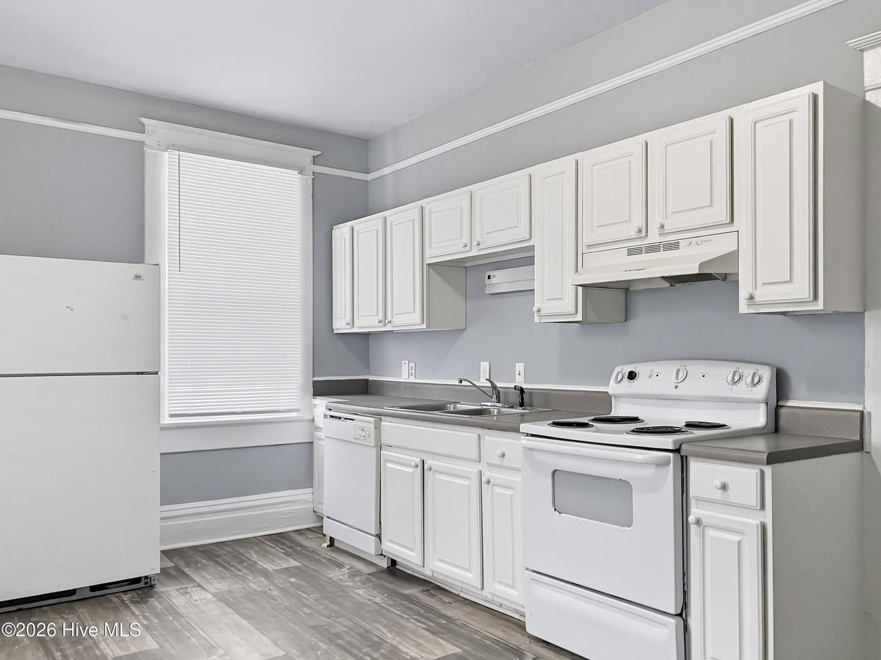 325 Ellis St #B - Photo 3 of 11