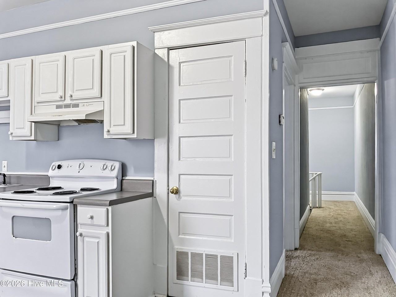 325 Ellis St #B - Photo 4 of 11