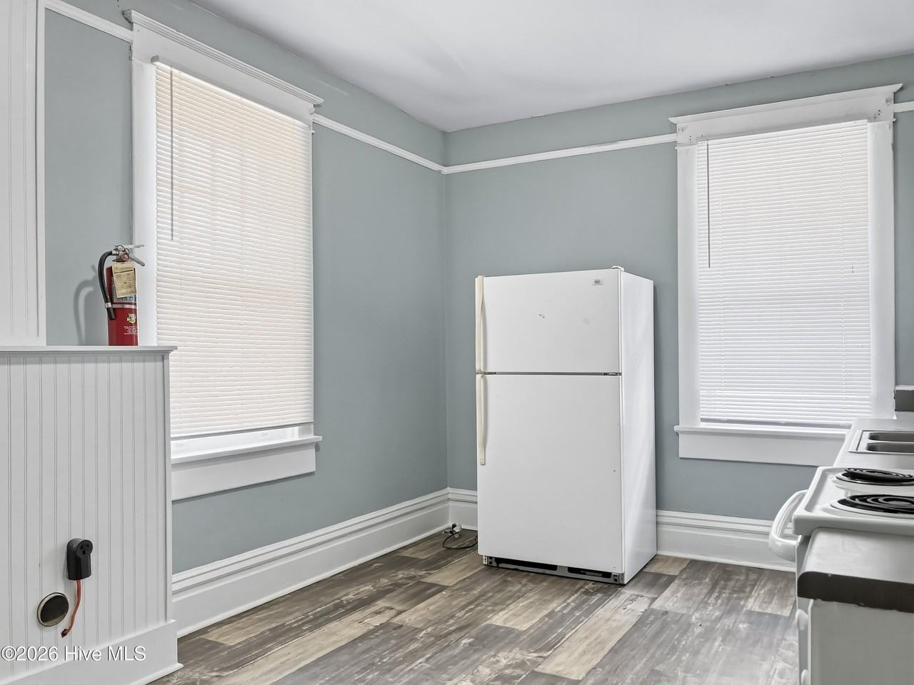 325 Ellis St #B - Photo 5 of 11