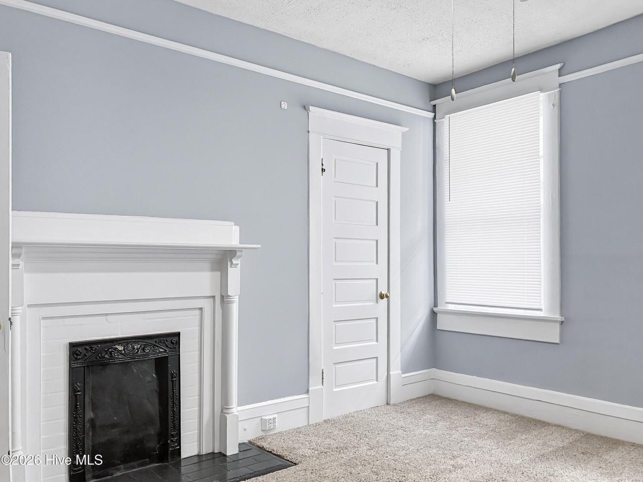 325 Ellis St #B - Photo 7 of 11