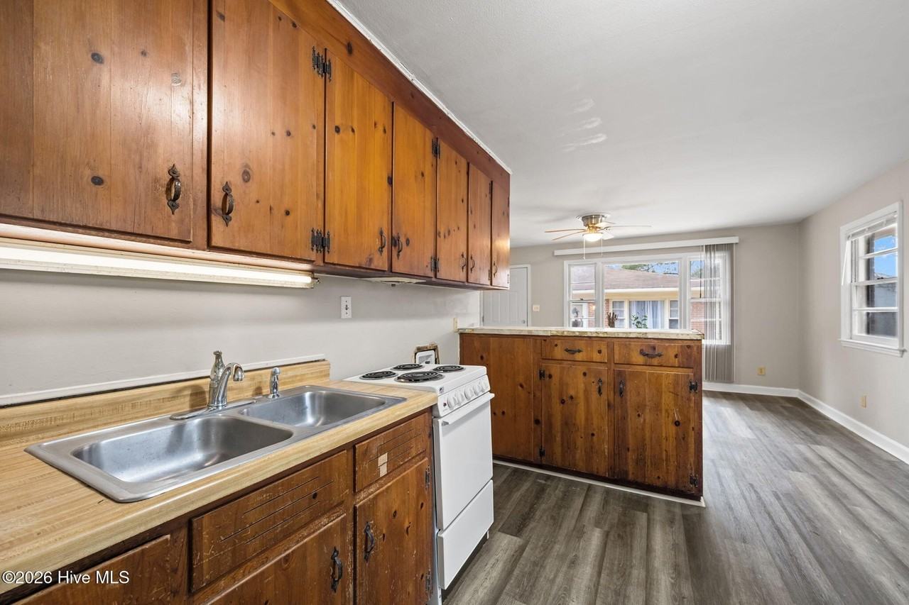 43 Sophia Dr #B - Photo 6 of 15