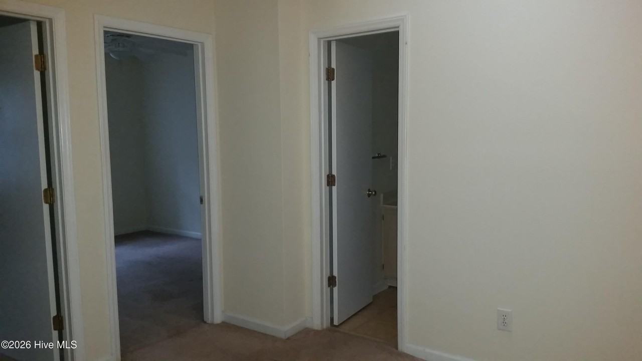 1404 Tanager Ct - Photo 6 of 8