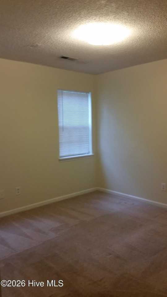 1404 Tanager Ct - Photo 7 of 8