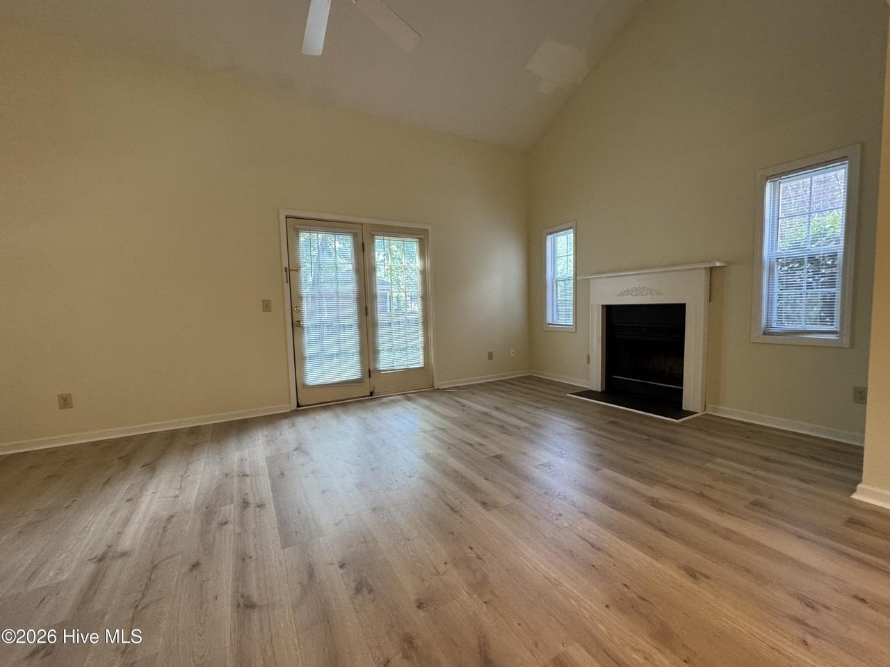5147 Lampost Cir - Photo 3 of 17