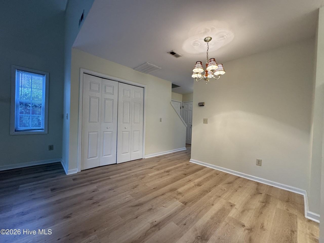 5147 Lampost Cir - Photo 5 of 17