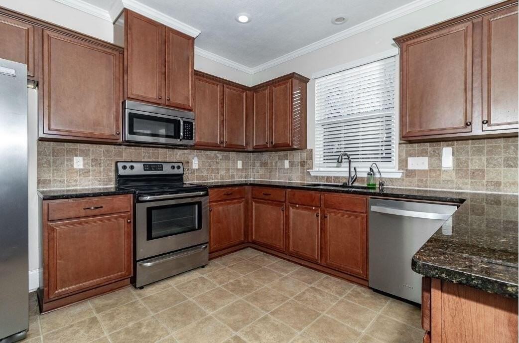 1806 Warwick St - Photo 7 of 24