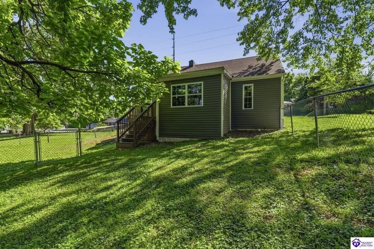 105 Brooks St - Photo 5 of 29