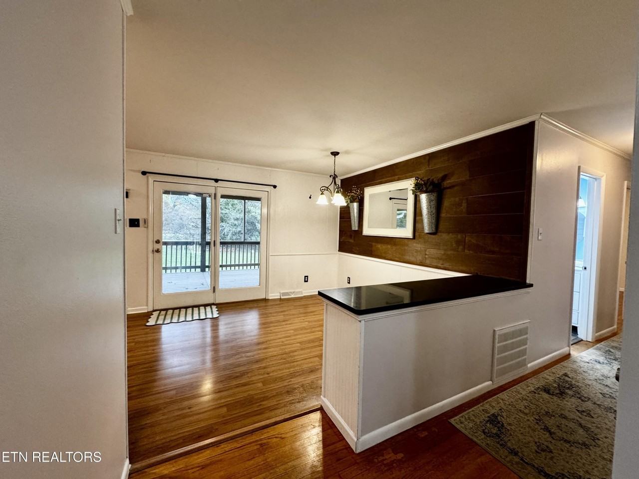 824 Noragate Rd - Photo 5 of 27