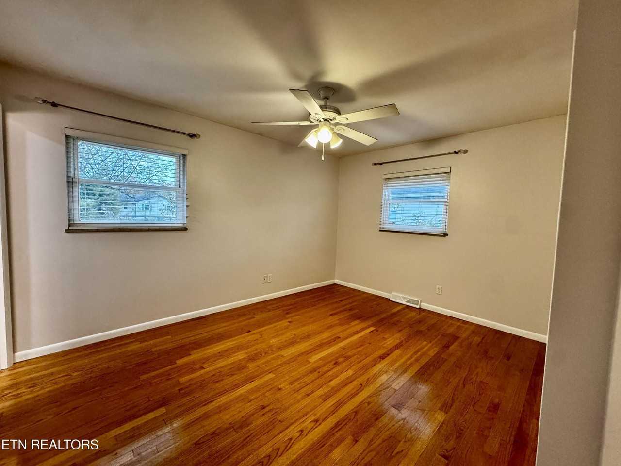 824 Noragate Rd - Photo 7 of 27