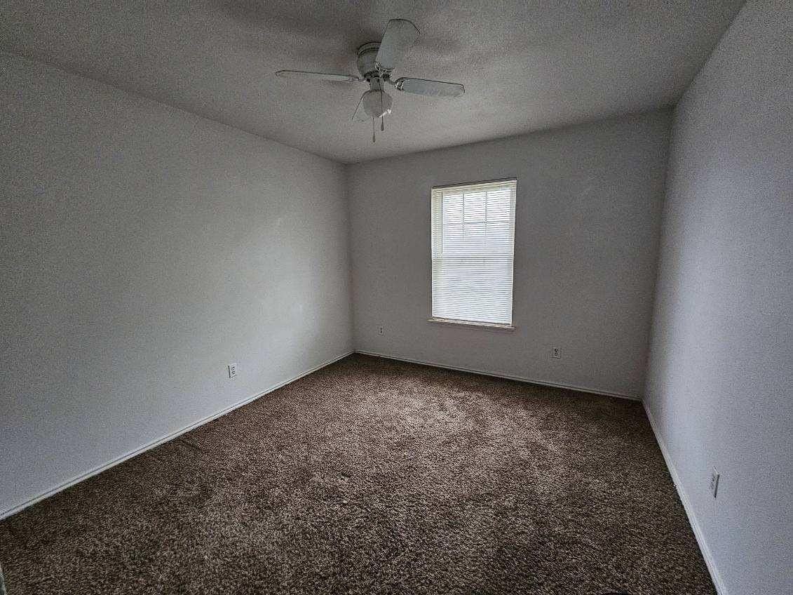 6119 8th St - Photo 6 of 8