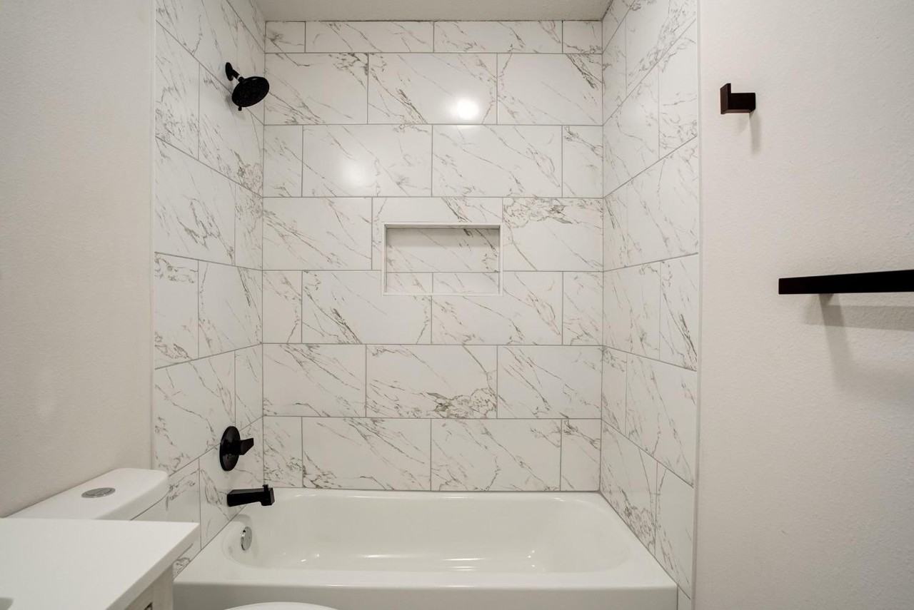 226 Hickory St #A - Photo 2 of 16