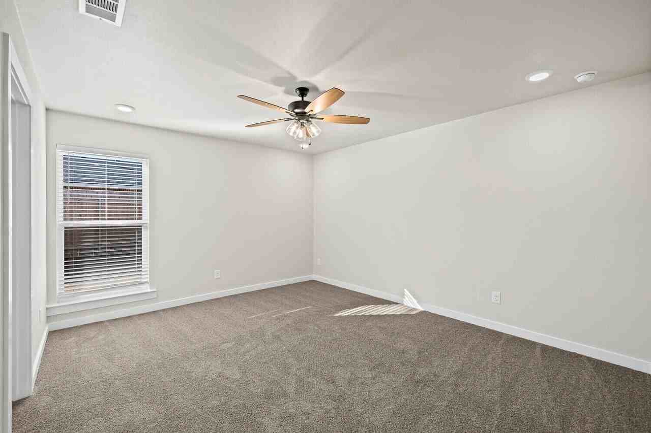 2009 Settler Ave - Photo 7 of 15