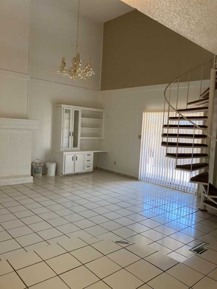 4404 75th Dr #B - Photo 5 of 23