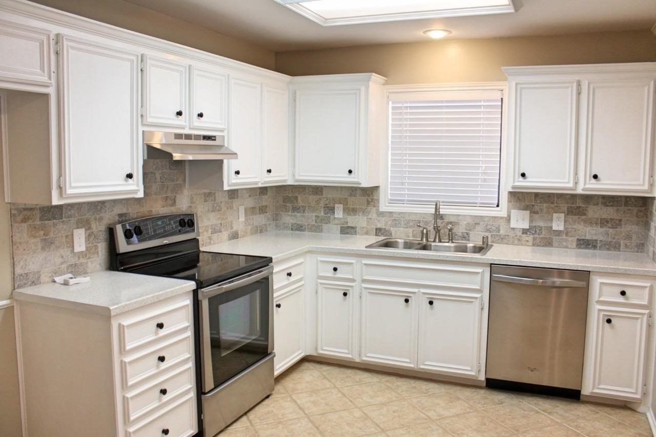 9616 Dover Ave - Photo 3 of 9