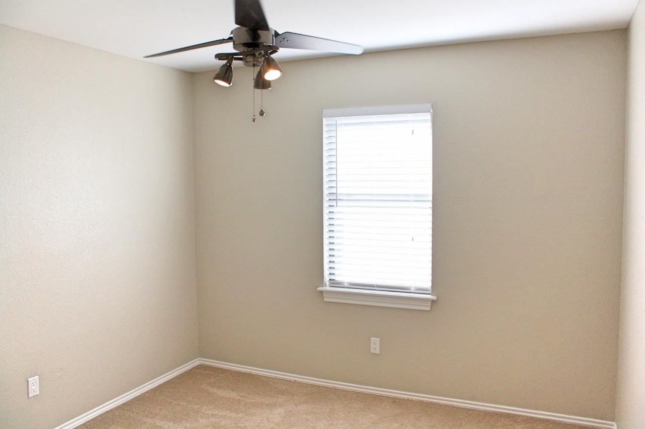 9616 Dover Ave - Photo 7 of 9