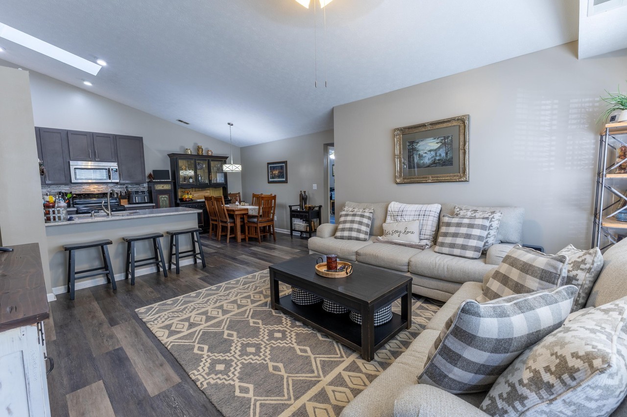 4216 Kensington Garden Ct - Photo 3 of 28