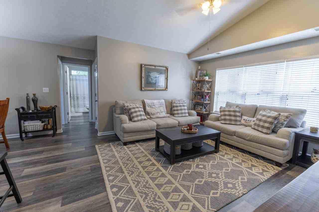 4216 Kensington Garden Ct - Photo 4 of 28