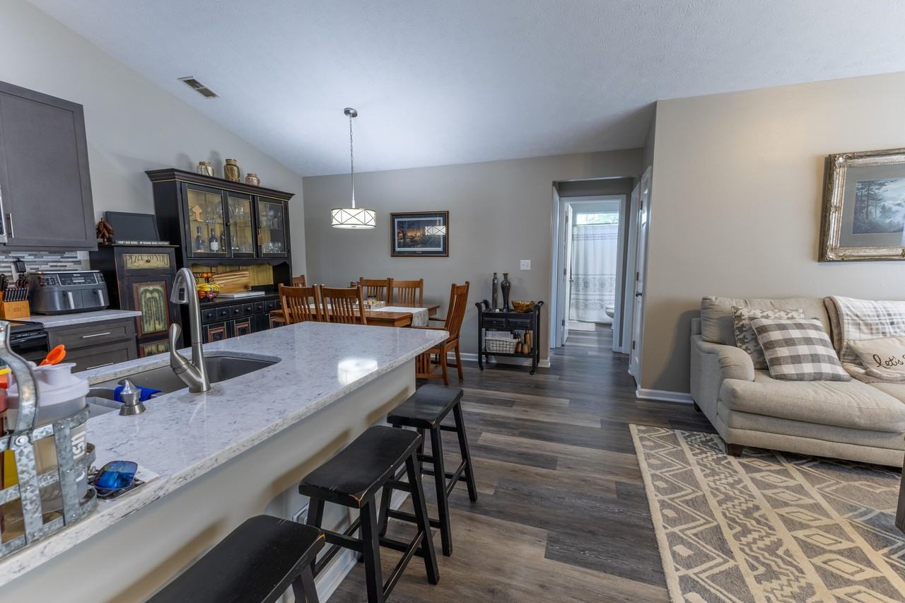 4216 Kensington Garden Ct - Photo 5 of 28