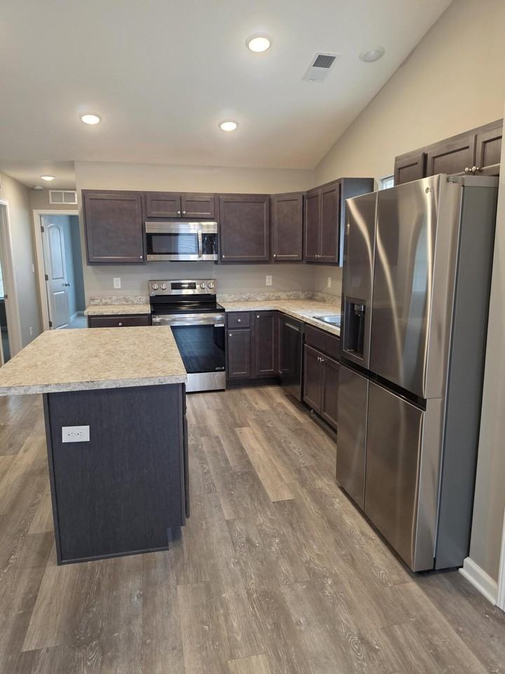 8092 Driftwood Loop - Photo 4 of 13