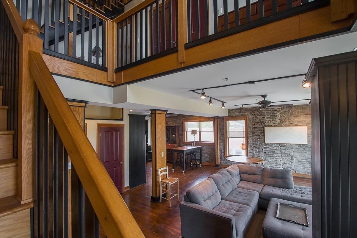 125 N 4th St #2 - Photo 4 of 10