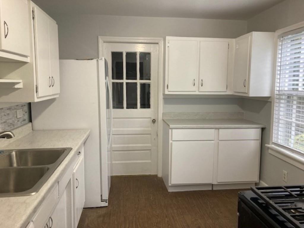 3643 Douglass Ave - Photo 4 of 20