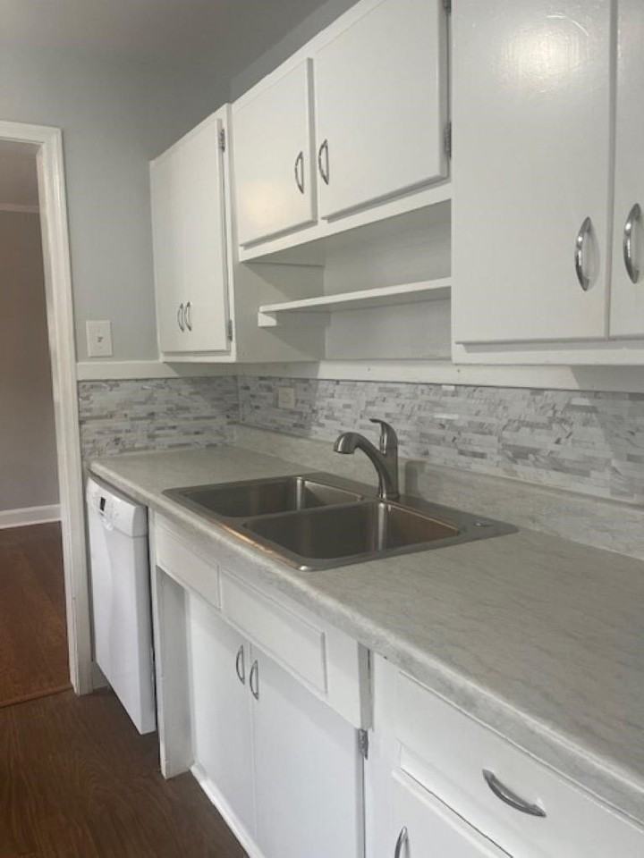 3643 Douglass Ave - Photo 5 of 20