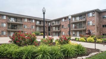 featured image of 600 E Ficklin St