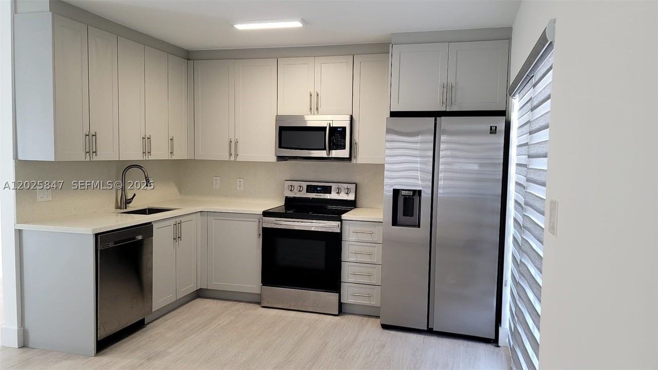 11920 Sw 212th St #11920 - Photo 3 of 6