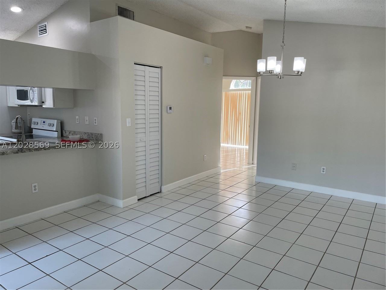 11050 Sw 152nd Ct - Photo 5 of 9