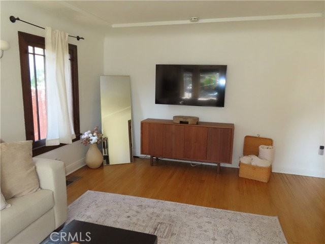 2421 French St - Photo 5 of 8