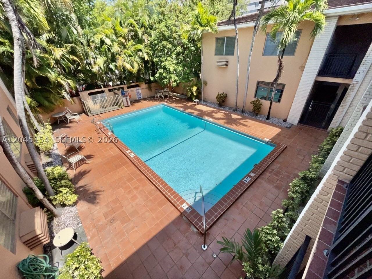 218 Santillane Ave #11