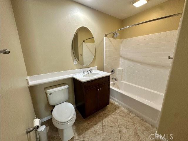 1411 Montgomery St - Photo 3 of 6