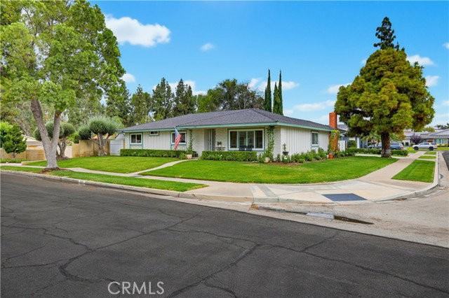 1537 Yellowstone Ave - Photo 2 of 8