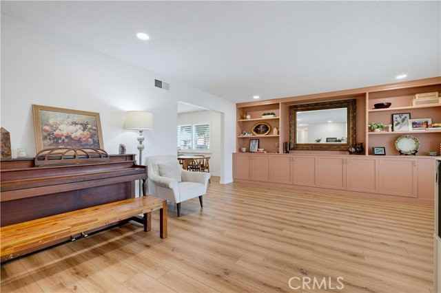 1537 Yellowstone Ave - Photo 4 of 8