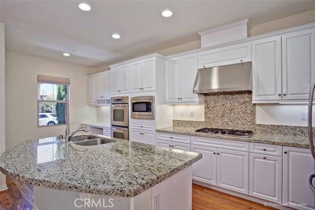 34 Roycroft - Photo 4 of 8