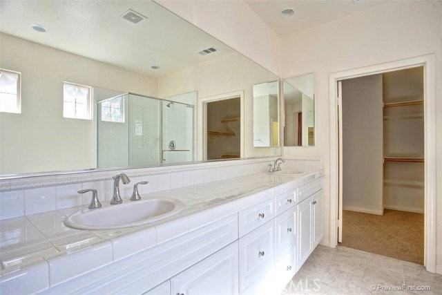 34 Roycroft - Photo 6 of 8