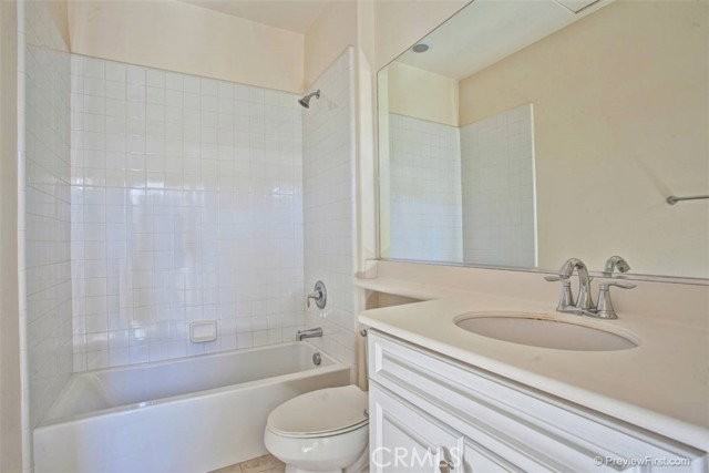 34 Roycroft - Photo 7 of 8