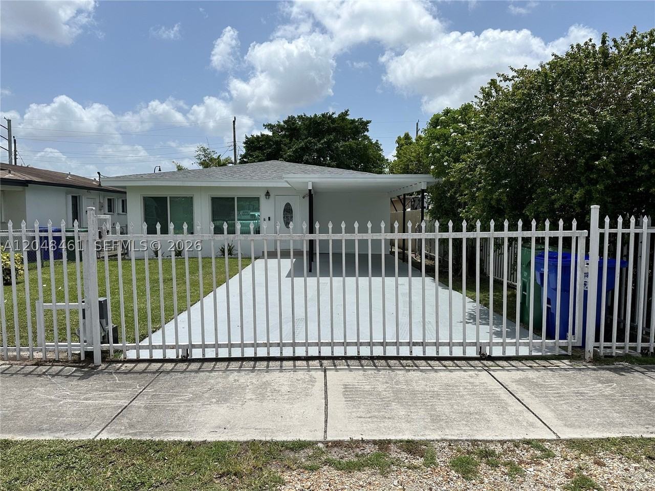 400 Nw 61st Ave - Photo 2 of 20
