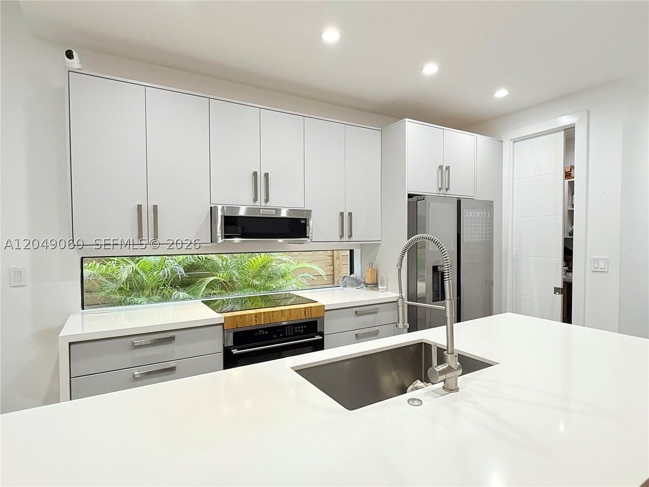 8871 Sw 28th St - Photo 7 of 39
