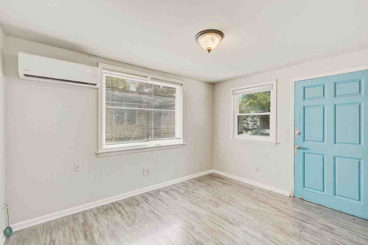 1833 Orangeburg St #C - Photo 2 of 8
