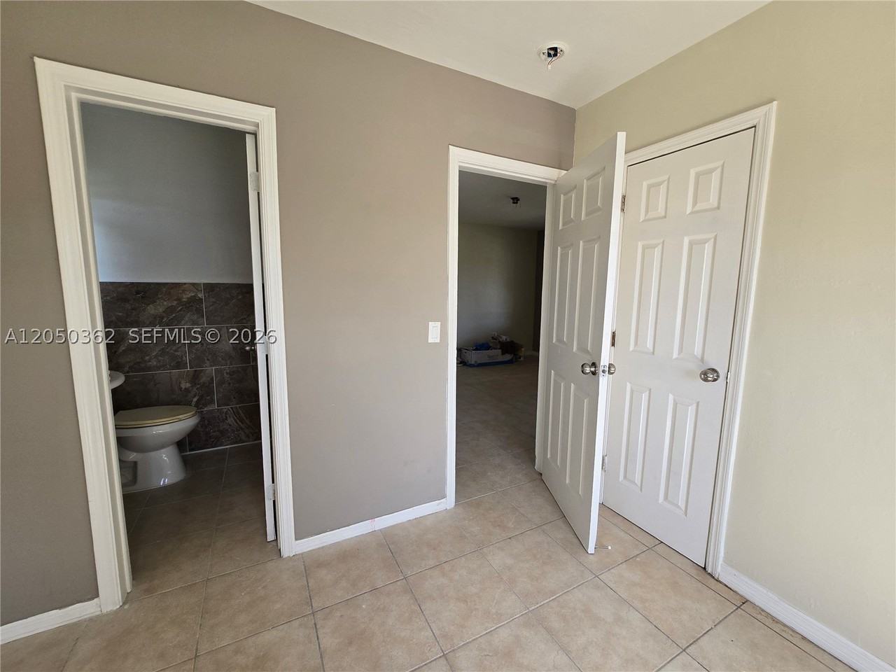 724 Sw 7th Ter #1-2 - Photo 3 of 16