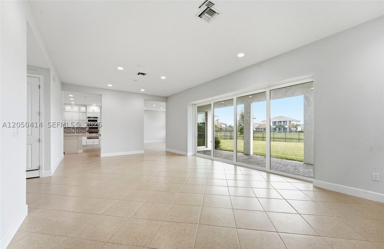 15239 Goldfinch Cir #15239 - Photo 7 of 50