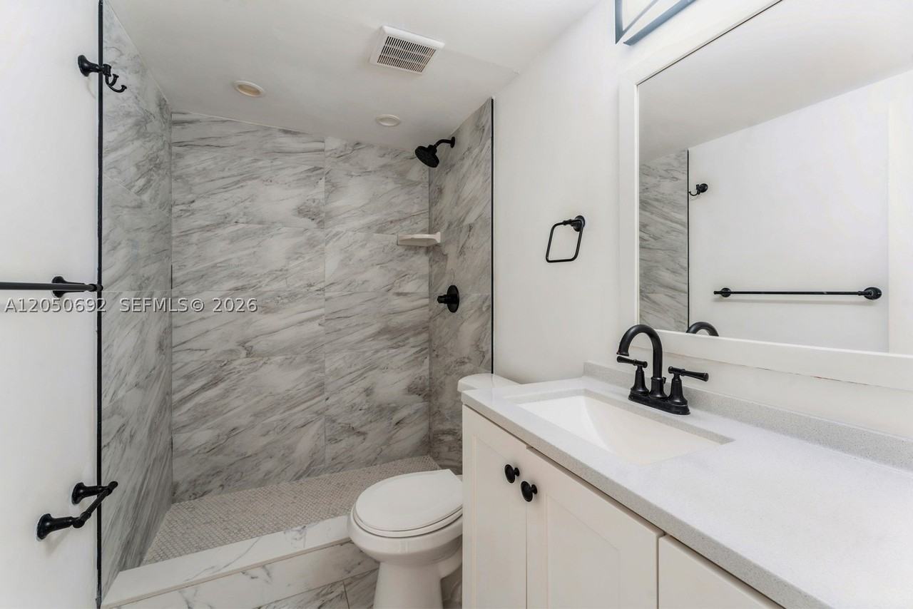 11005 Sw 1st St #203 - Photo 6 of 12