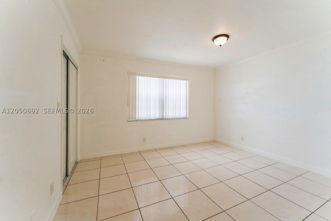 11005 Sw 1st St #203 - Photo 7 of 12